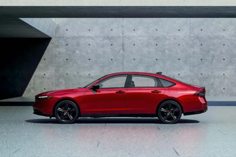 Рекордный спрос на гибридные модели Honda в условиях высоких цен на бензин