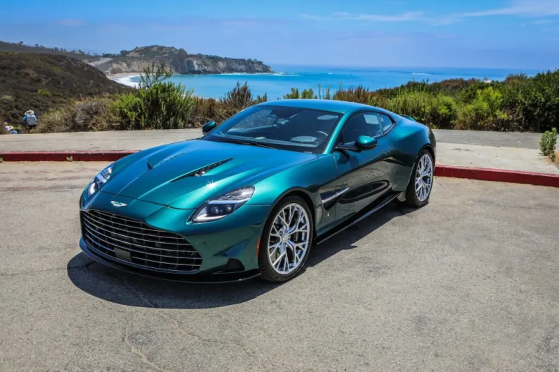 Корпоративное здание Aston Martin в Великобритании