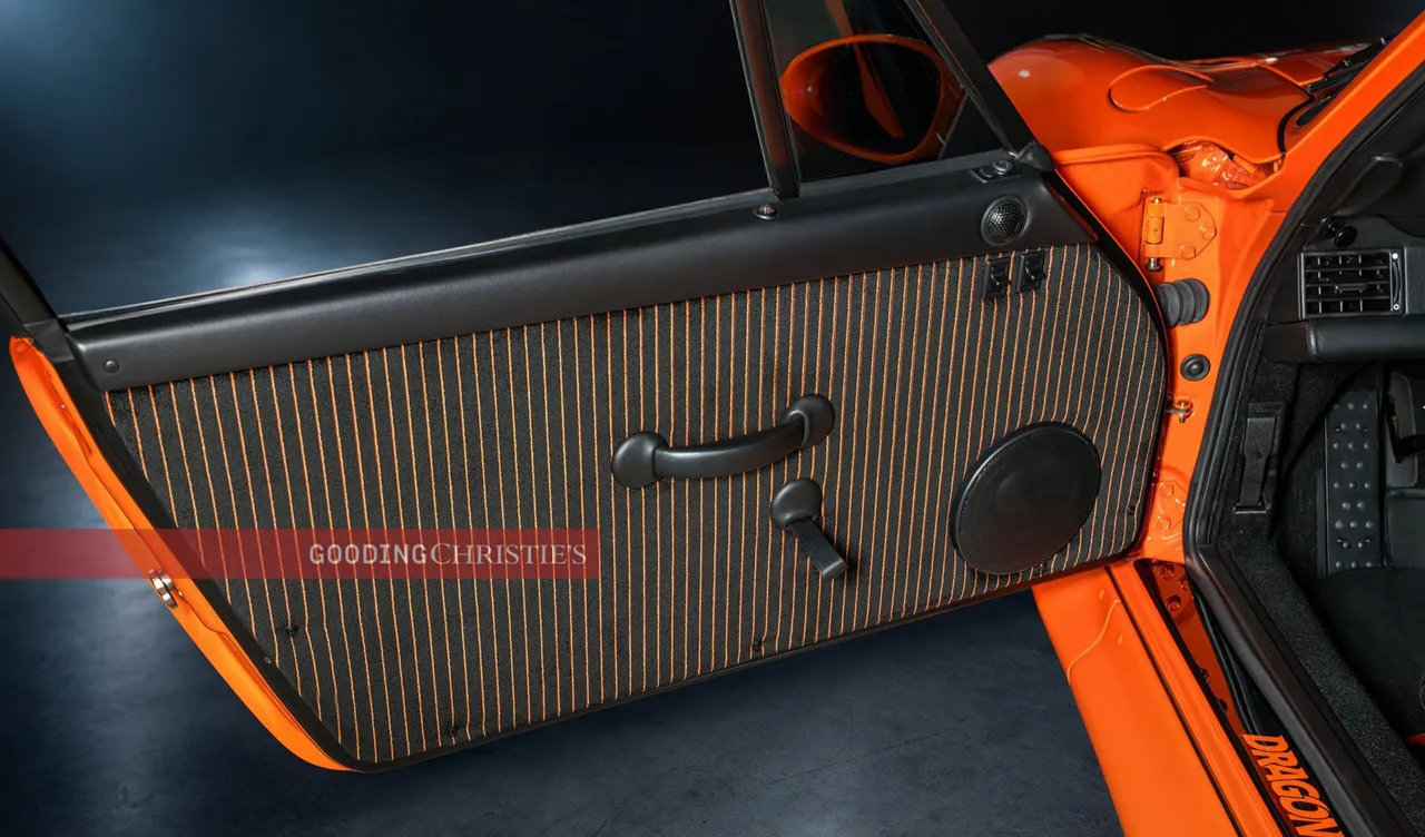 Профиль эксклюзивного спорткара Ruf Project Dragon в цвете Dragon Fire Orange