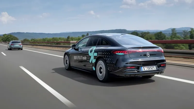 Mercedes запустила турquoise‑индикаторы, Китай делает их обязательными