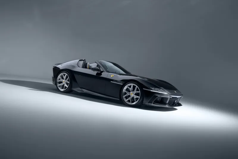 Фирменные кованые диски Vossen NF12 на суперкаре Ferrari