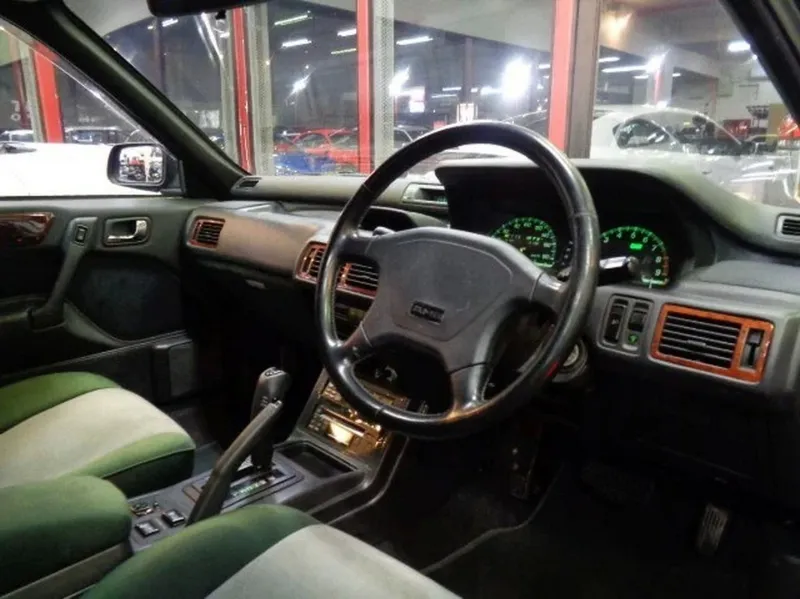 Уникальная находка: Mitsubishi Galant с логотипом AMG