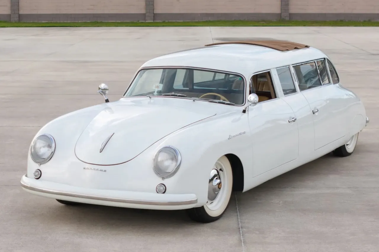 Изолированный пассажирский салон Porsche 356 с роскошной отделкой