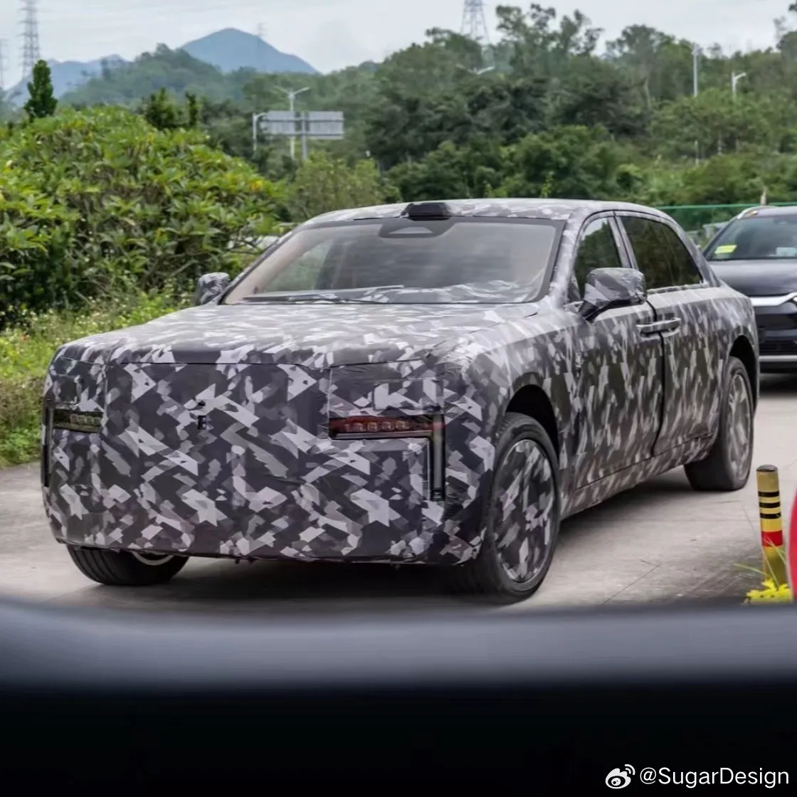 Конкурент Rolls-Royce Phantom от бренда YangWang