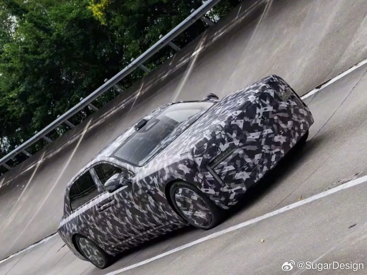 BYD’s Flagship Sedan Is Coming For The Rolls-Royce Phantom