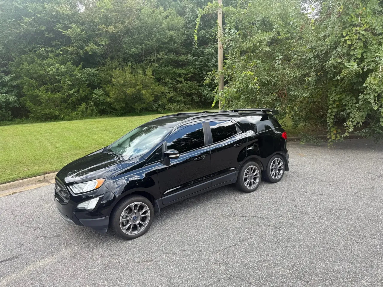 Уникальный шестиколёсный кроссовер Ford EcoSport, ставший воплощением дерзкого эксперимента