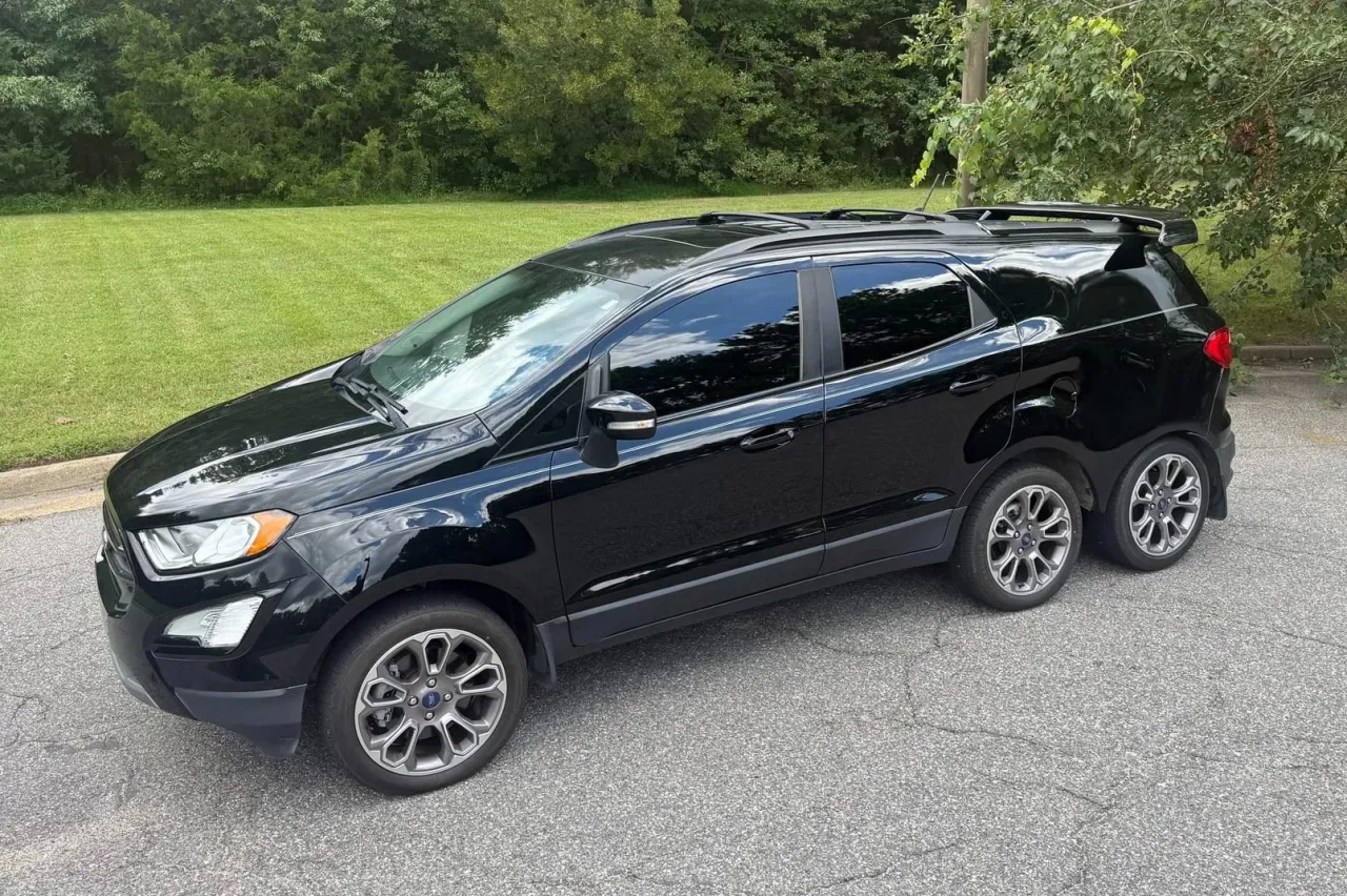 Ford EcoSport с шестью колёсами — деталь, которую невозможно проигнорировать