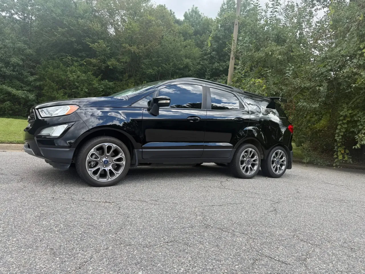 Странный кастомный Ford EcoSport: когда модификация выходит за все границы