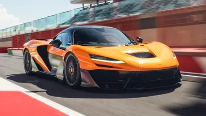 Легендарный суперкар McLaren F1 с атмосферным двигателем V12