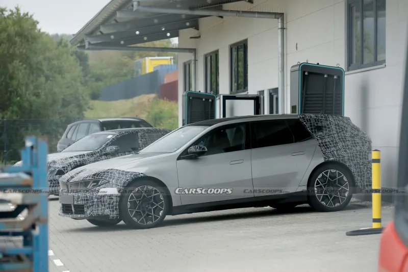 Стильный электрокар BMW i3 Touring на дорожных испытаниях