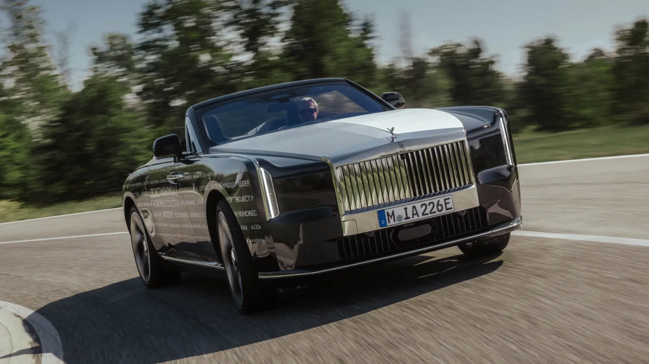 Тестирование нового кабриолета Rolls-Royce Nightingale